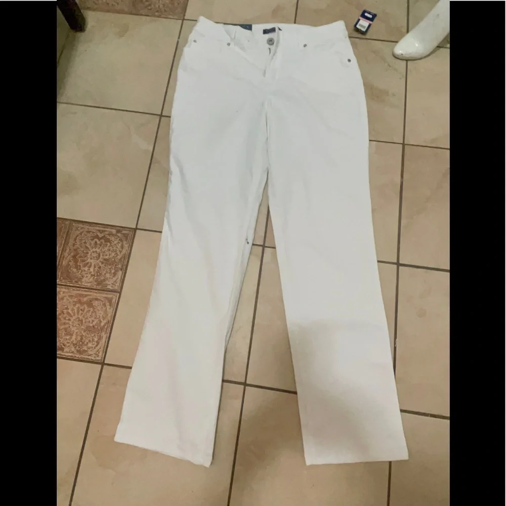 Bandlino brand new white pants with the tag